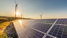 Castilla-La Mancha pisa el acelerador en cambios legales y contrataciones para agilizar expedientes de renovables