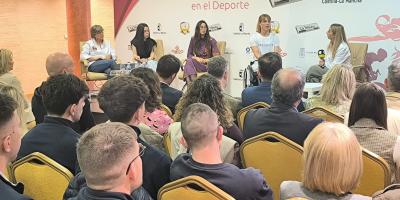 “Las mujeres tenemos que demostrar el doble para que se nos reconozca la mitad”, así comenzaba la charla ‘La mujer en el deporte’