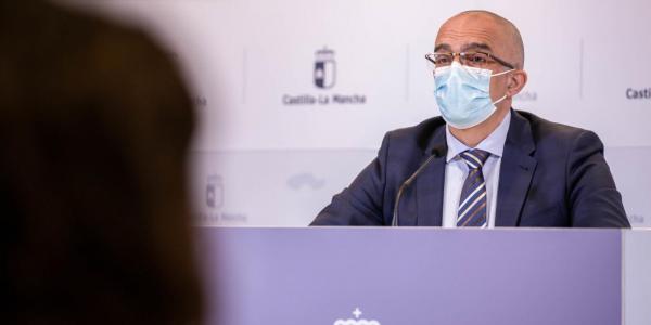Juan Camacho notificando sobre vacuna Astrazeneca