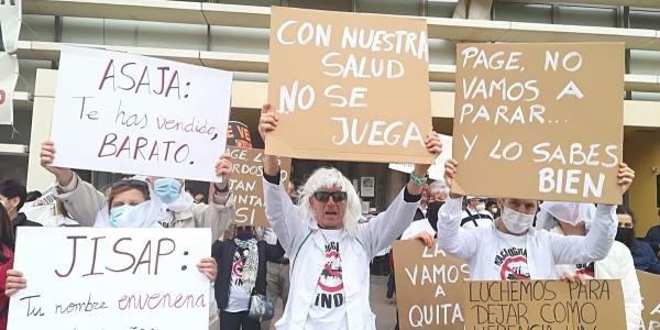 Quintanar del Rey dice 'No' a las macrogranjas con una nueva performance: “No vamos a parar”