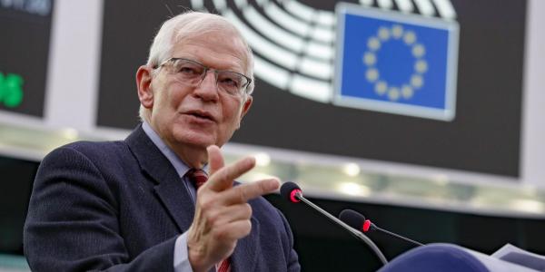El jefe de la diplomacia europea, Josep Borrell, afirma, en nombre de los 27, que “la UE está colaborando en la recopilación de pruebas de los crímenes de guerra” cometidos en Ucrania