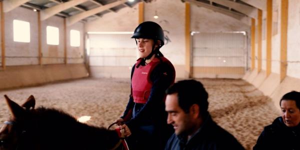 https://www.eldiario.es/castilla-la-mancha/cristina-landete-primera-deportista-sordociega-competir-caballo-espana_1_8974321.html
