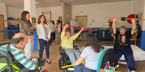 El Gobierno regional refuerza la atención a la discapacidad física grave en Cuenca con más inversión y más apoyos especializados